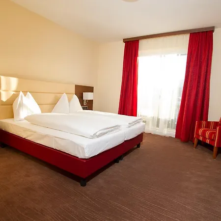 Schoenis-landhotel Hotel 3*